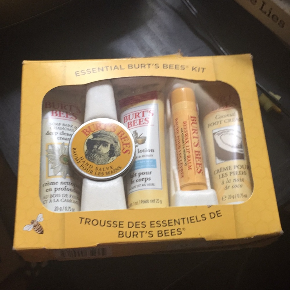 Burt’s Bees Essential kit